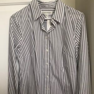 Women’s Banana Republic button up blouse
